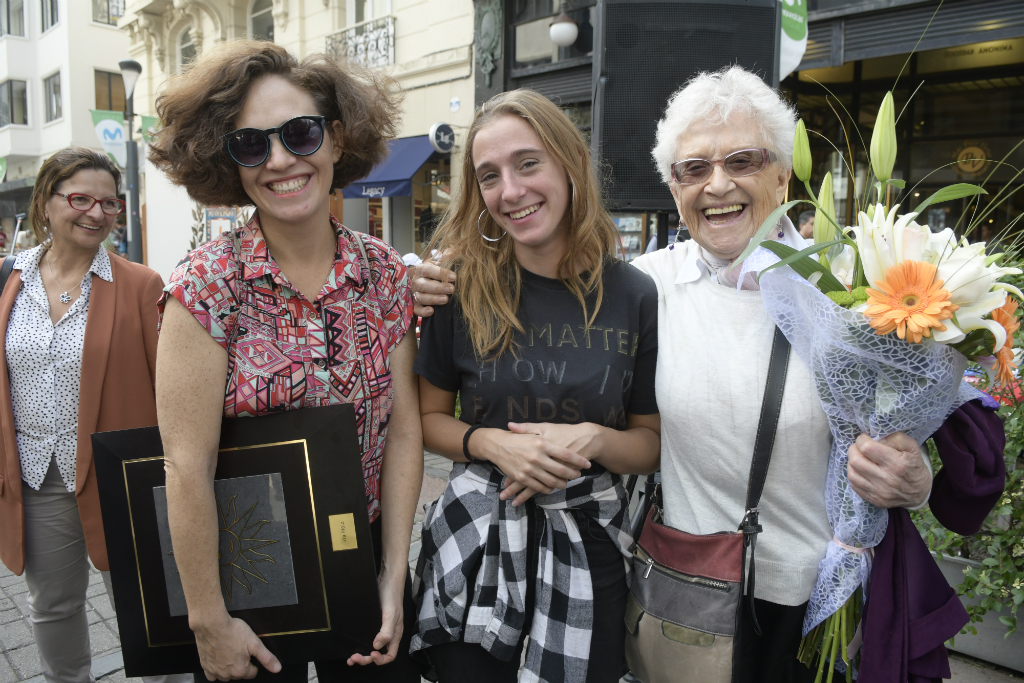 Ida Holz celebra el reconocimiento. Foto: Marcelo Bonjour
