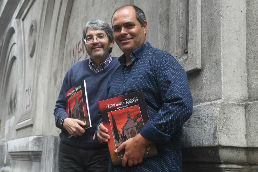 Acquistapace escribe y Salvatore ilustra el cómic El enigma del Rosario. Foto: Francisco Flores