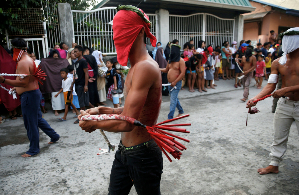 Filipinas: los actos de autoflagelación y las crucifixiones se repiten cada año. Foto: Reuters