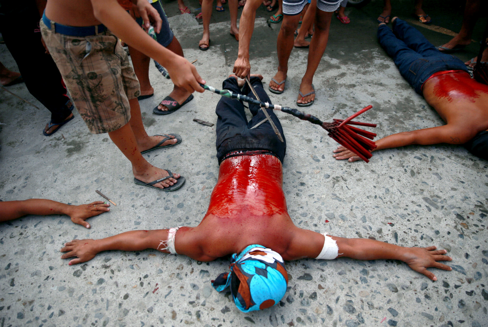 Filipinas: los actos de autoflagelación y las crucifixiones se repiten cada año. Foto: Reuters