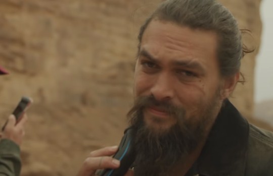 Kahl Drogo se quita la barba