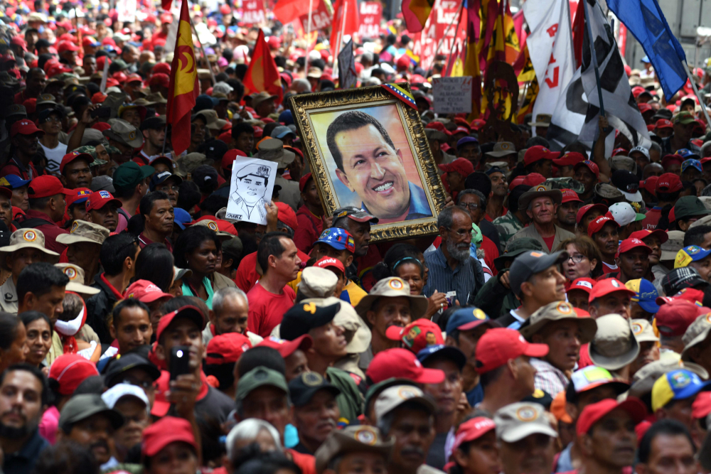 Las fuerzas chavistas festejan haber salido de la OEA. Foto: AFP