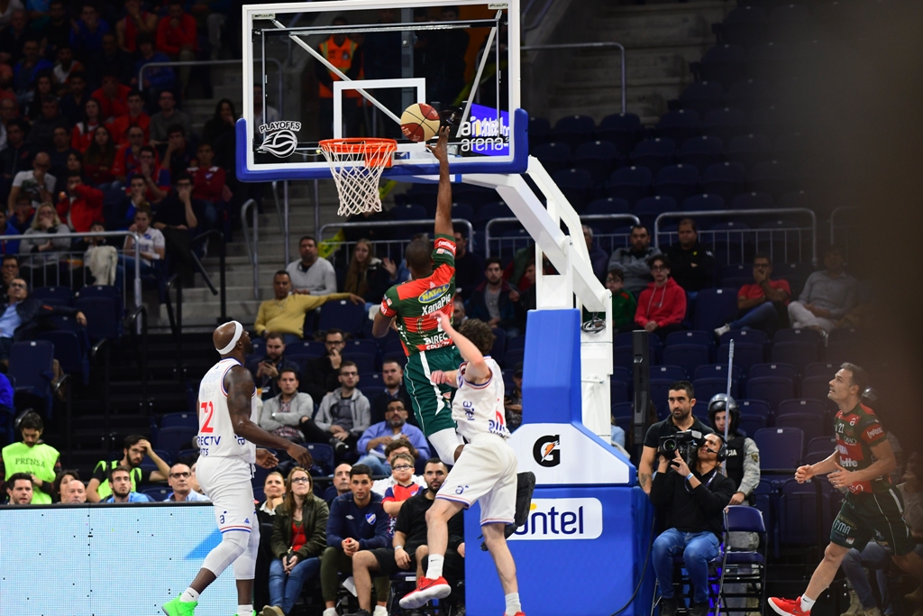 La quinta seminfinal entre Aguada y Nacional que se jugó en el Antel Arena. Foto: Gerardo Pérez.
