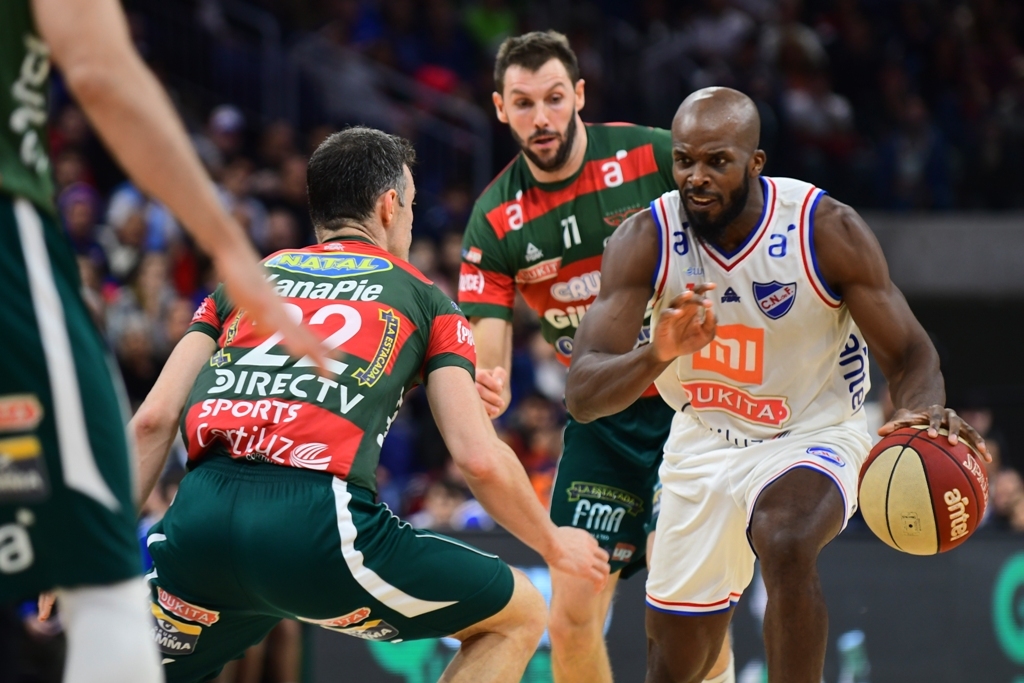 La quinta seminfinal entre Aguada y Nacional que se jugó en el Antel Arena. Foto: Gerardo Pérez.