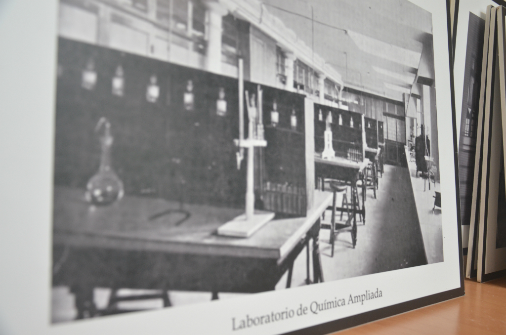 Los funcionarios recolectaron objetos de finales del siglo XIX y principios del siglo XX para montar la colección, Foto: Facultad de Química