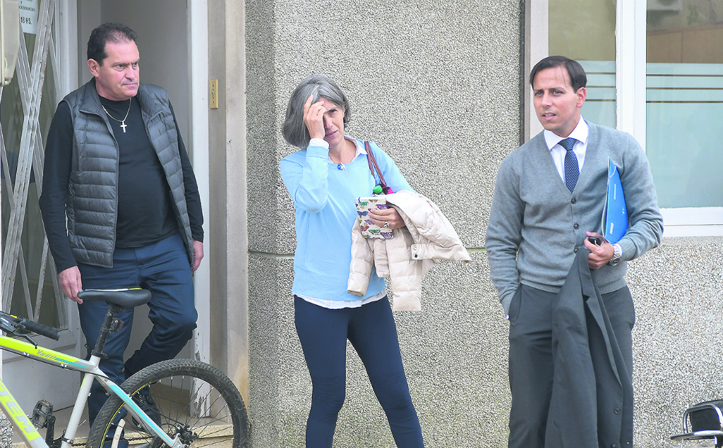 Tras hablar con el fiscal, los padres de Lola fueron a Valizas a ver la cabaña donde estuvo la joven. Foto: Francisco Flores