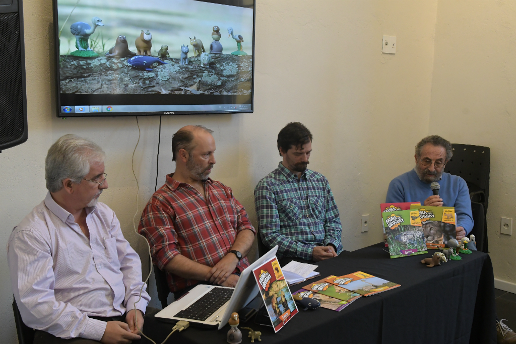 Javier González, Enrique González, Horacio Cavallo y Alcides Abella, durante la presentación de la colección. Foto: Francisco Flores