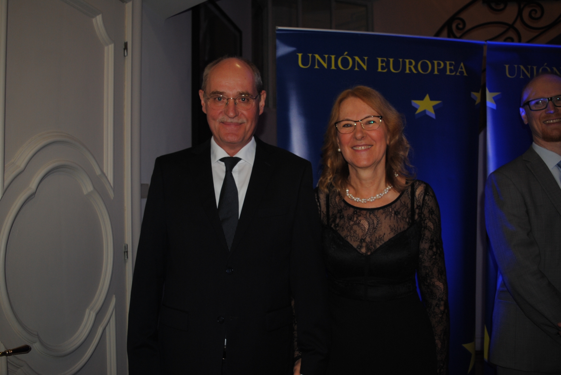 Jefe de la Delegación de la Unión Europea Karl-Otto König, Emma König.