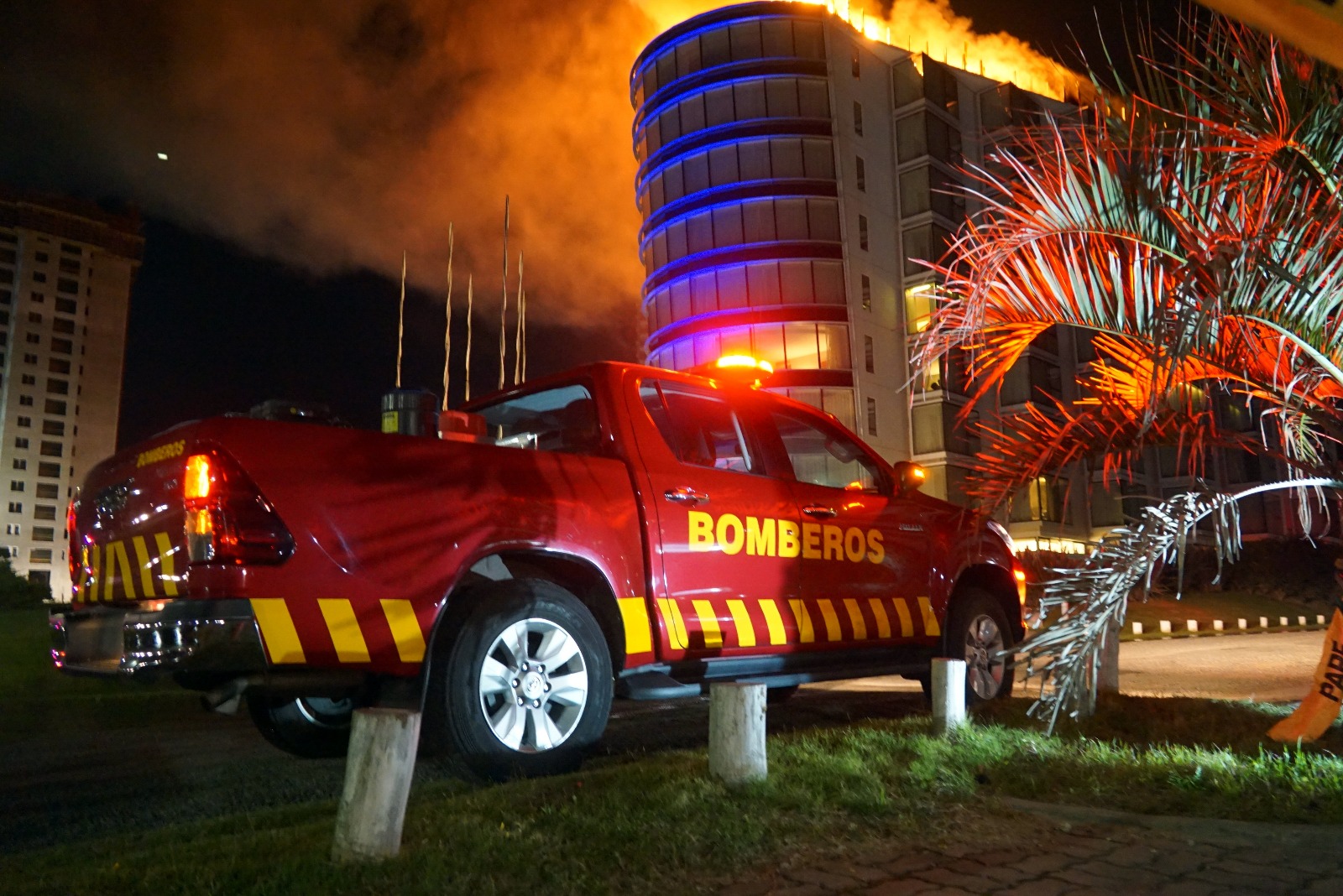 Incendio en el Grand Hotel Punta del Este. Foto: Ricardo Figueredo