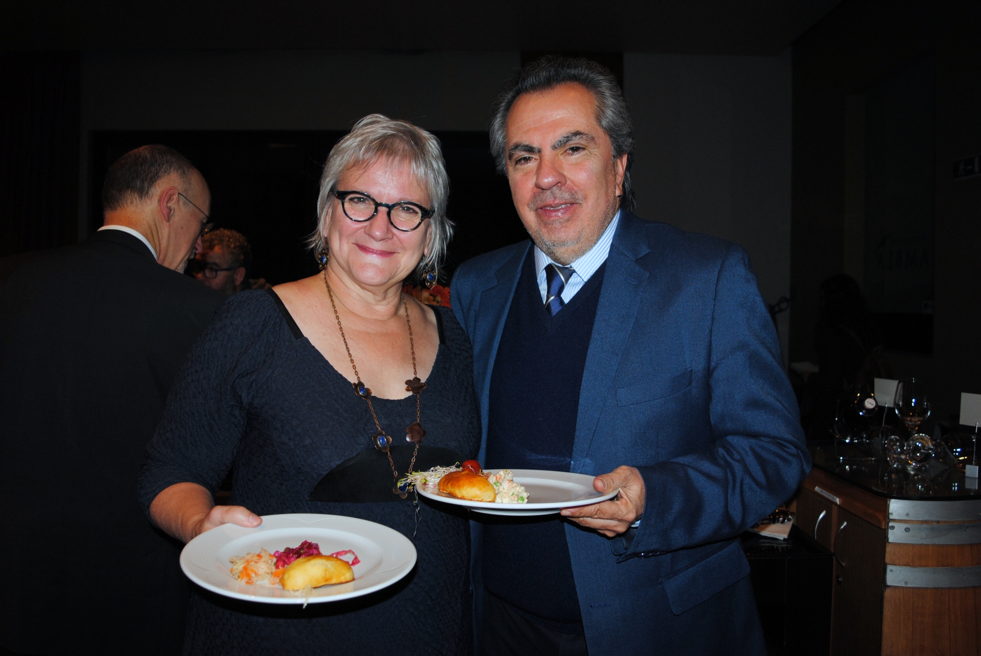 Embajadora de Canadá Joanne Frappier, Embajador de Ecuador Galo Galarza.