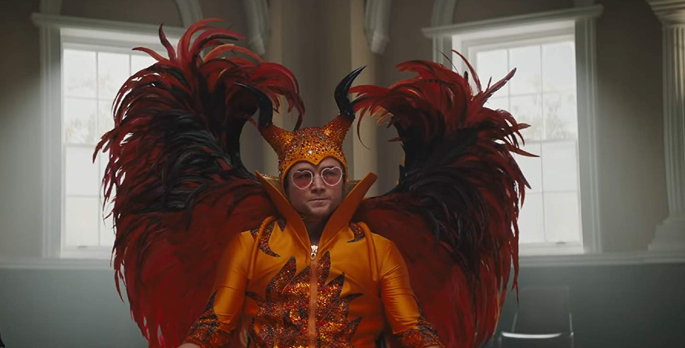 Taron Egerton como Elton John en la película Rocketman. Foto: Difusión