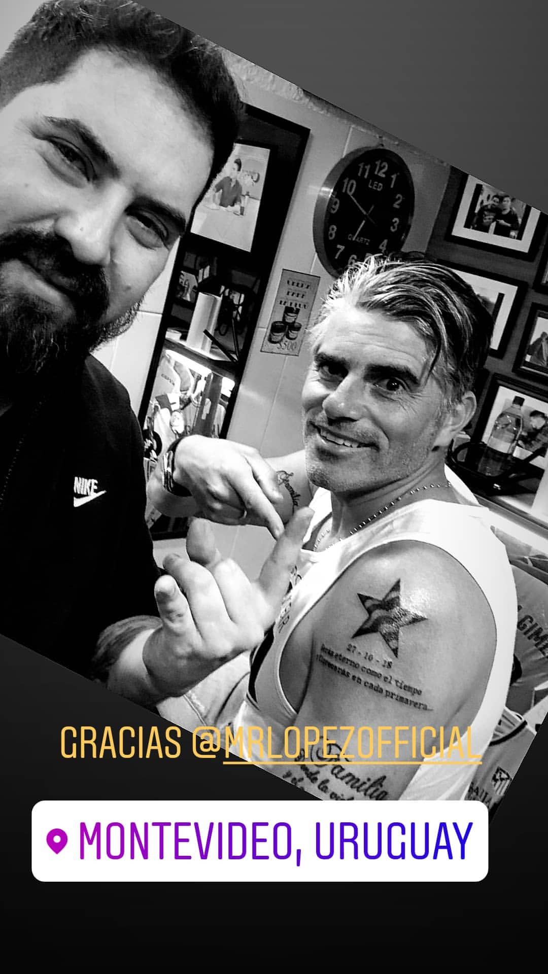 Diego López con su nuevo tatuaje. Foto: Nacho Debia.