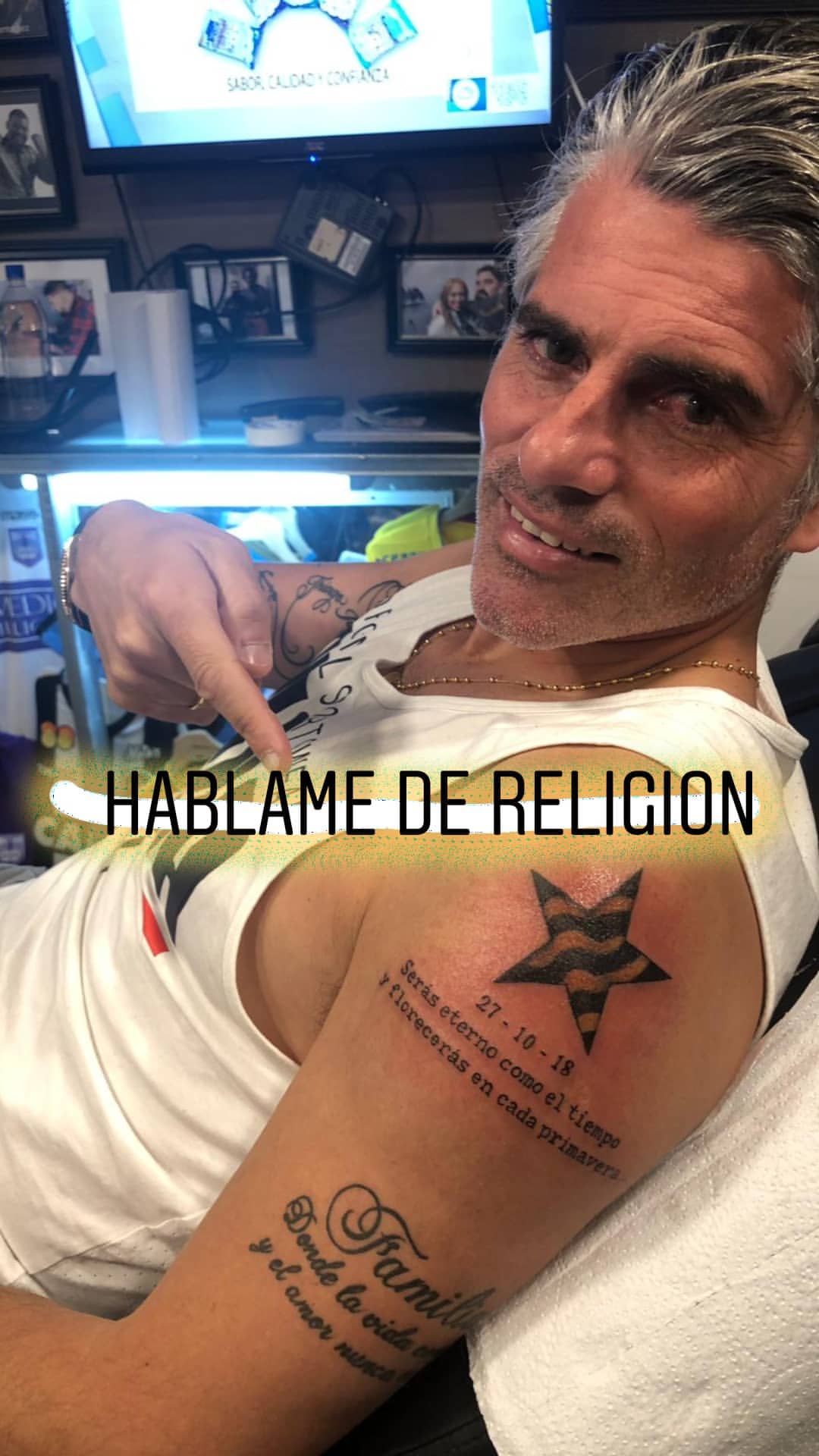 Diego López con su nuevo tatuaje. Foto: Nacho Debia.