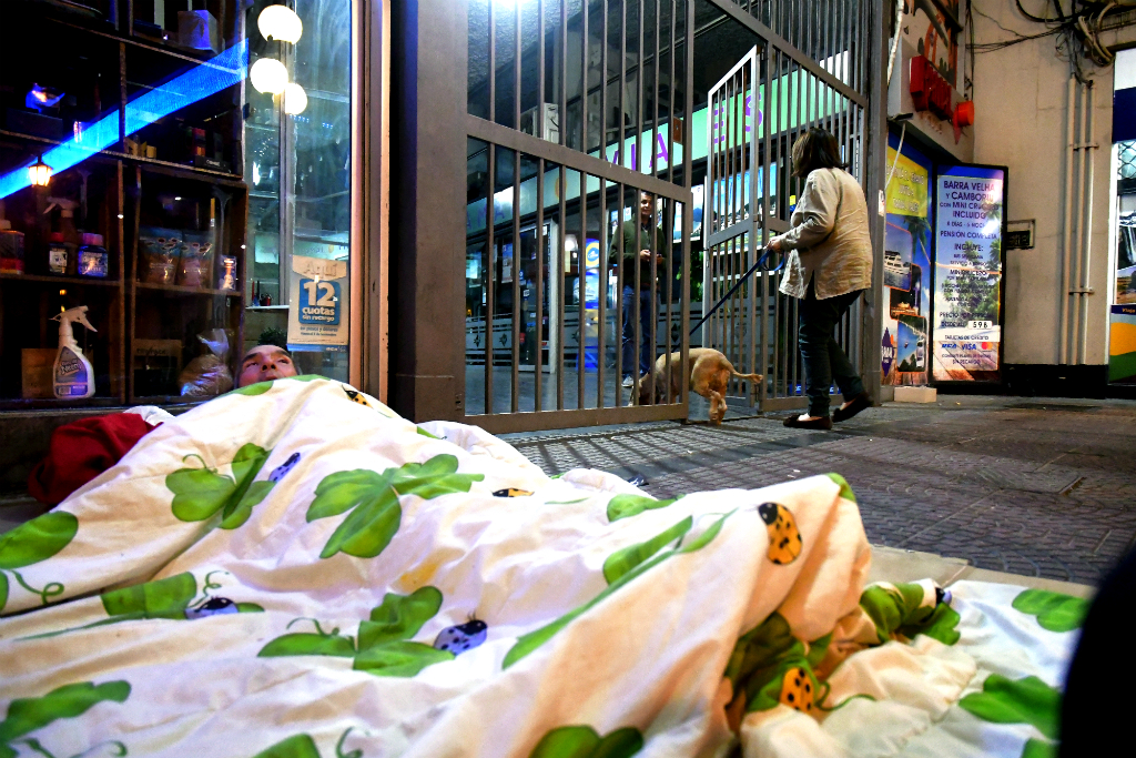 Personas en situación de calle en Montevideo. Foto: Fernando Ponzetto