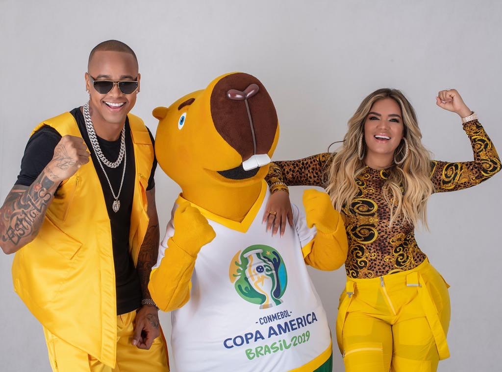 Leo Santana y Karol G hicieron "Vibra Continente", la canción oficial de la Copa América. Foto: Universal Music
