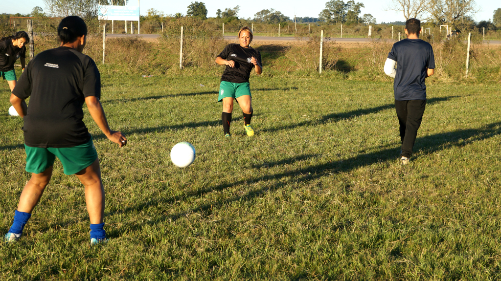 Yéssica Sotelo, futbolista transexual. Foto: El País