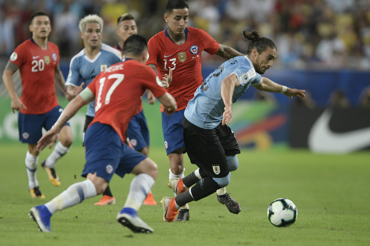 Martín Cáceres en el partido entre Uruguay y Chile de la Copa América 2019. Foto: Gerardo Pérez.