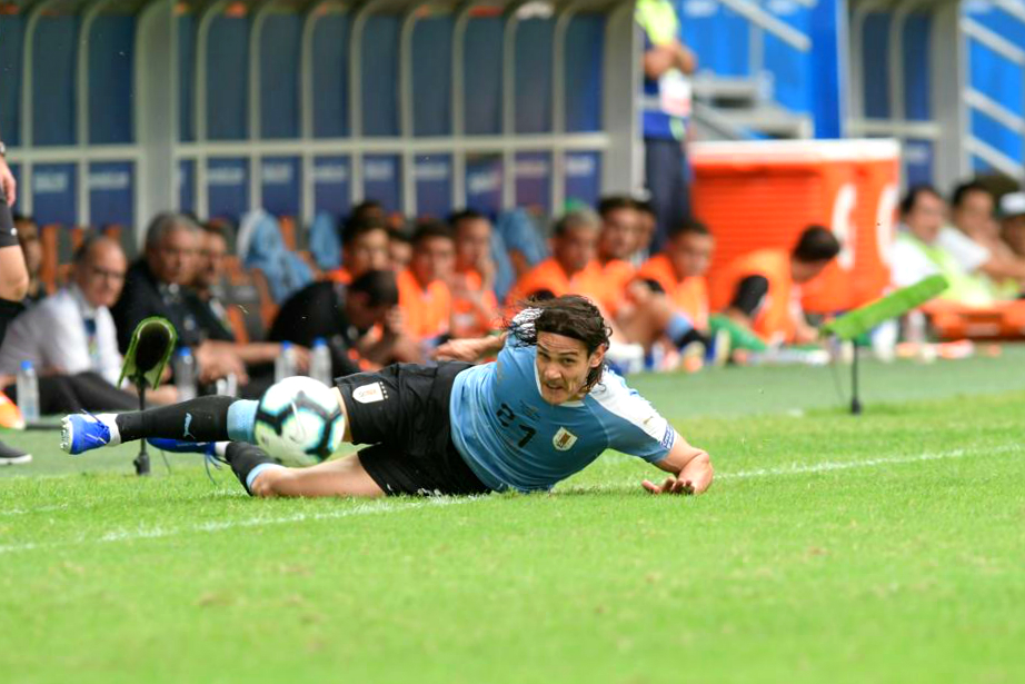 Edinson Cavani en Uruguay vs. Perú