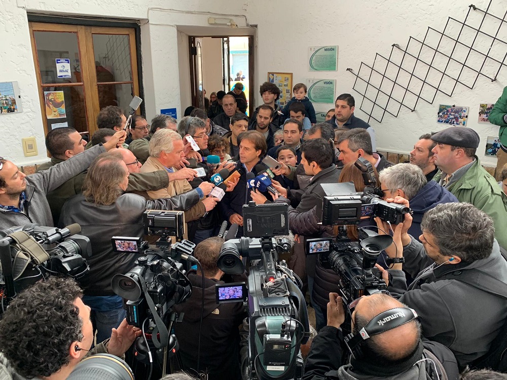 Luis Lacalle Pou en las elecciones internas. Foto: Fernando Ponzetto