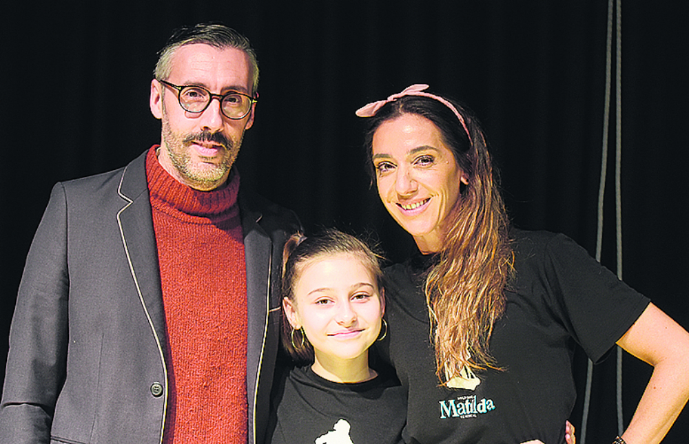 Martín Inthamoussu, Evangelina Rodríguez y Paola Bianco, de "Matilda"