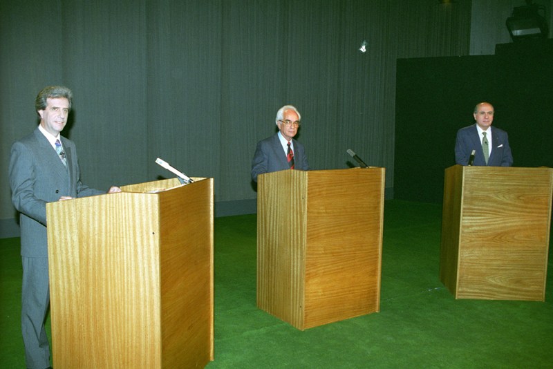 Tabaré Vázquez, candidato en 1994, debatiendo con Julio María Sanguinetti. Foto: archivo El País.
