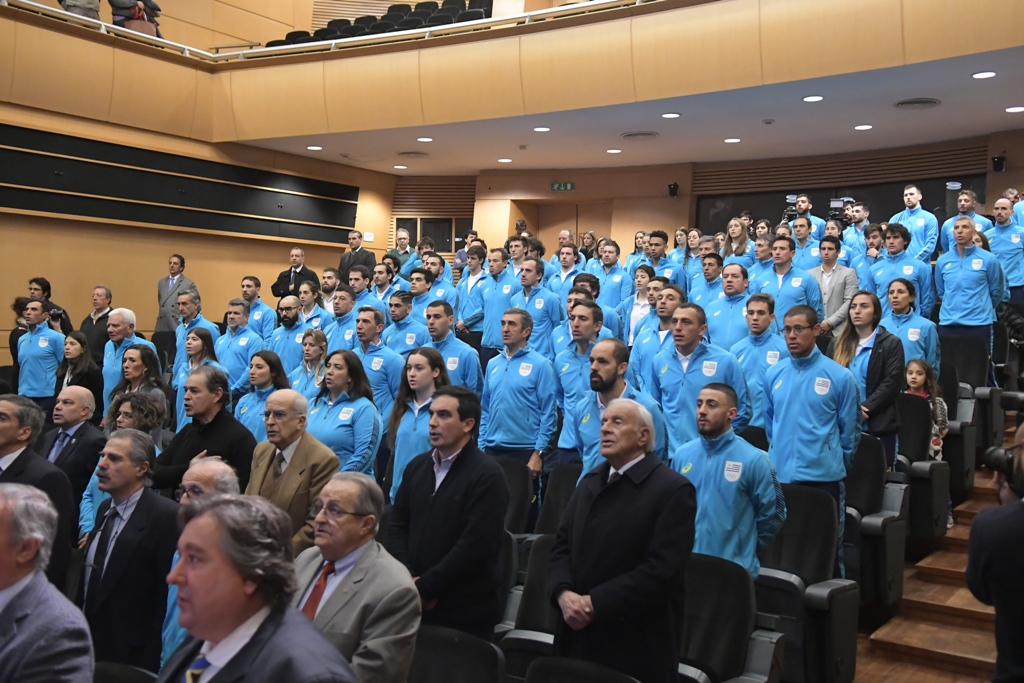 Entrega del Pabellón Nacional a la delegación uruguaya de los Juegos Panamericanos. Foto: Francisco Flores.