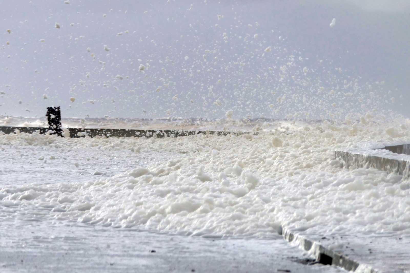 Espuma en Punta del Este. Foto: Ricardo FIgueredo