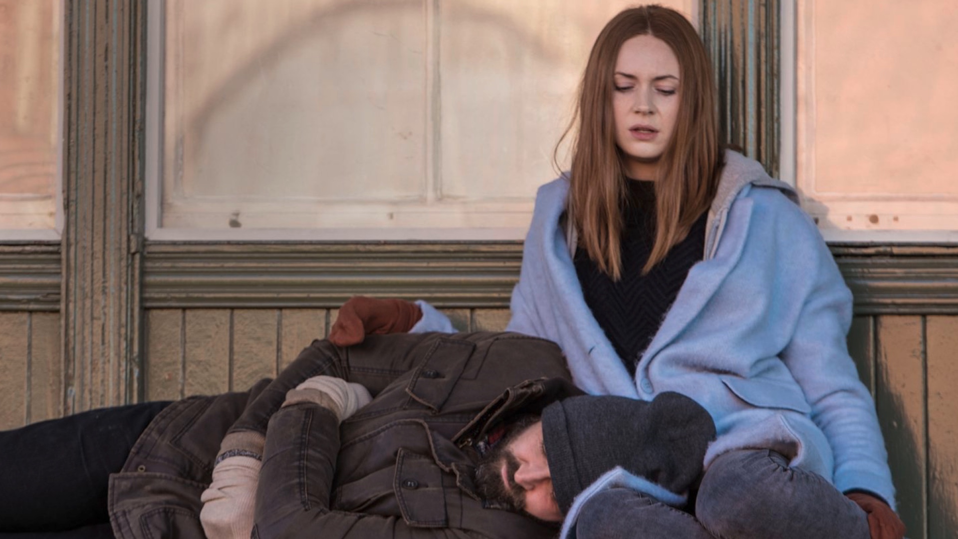 Karen Gillan en The Party's Just Beginning