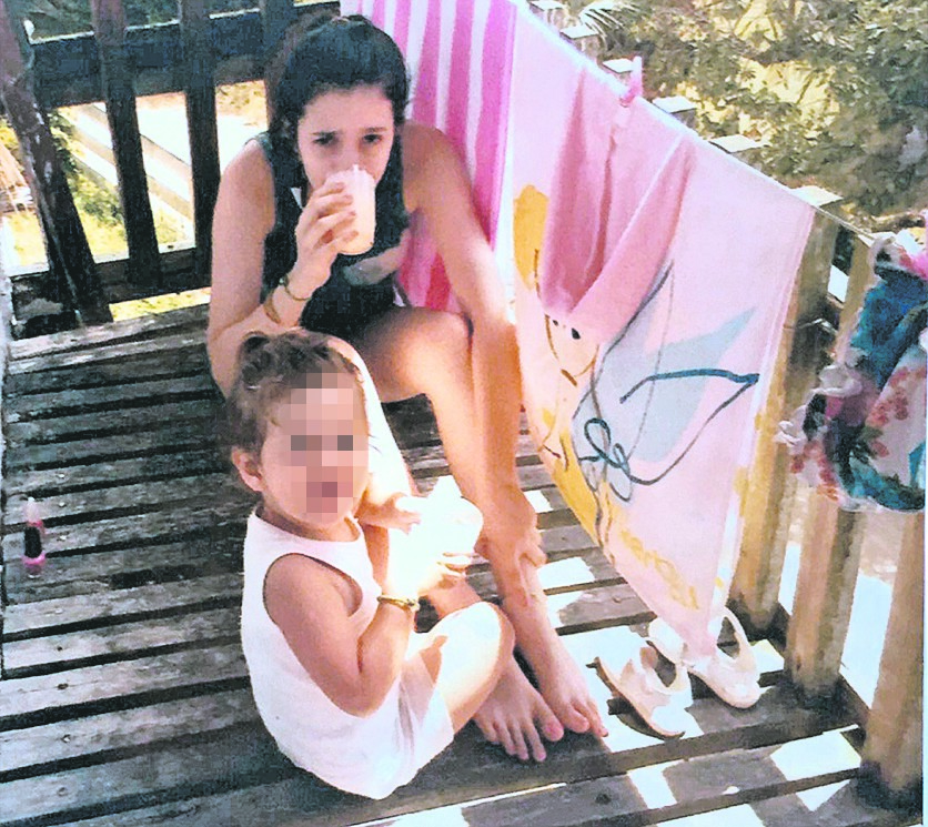 Última foto de Lola Chomnalez en el expediente.