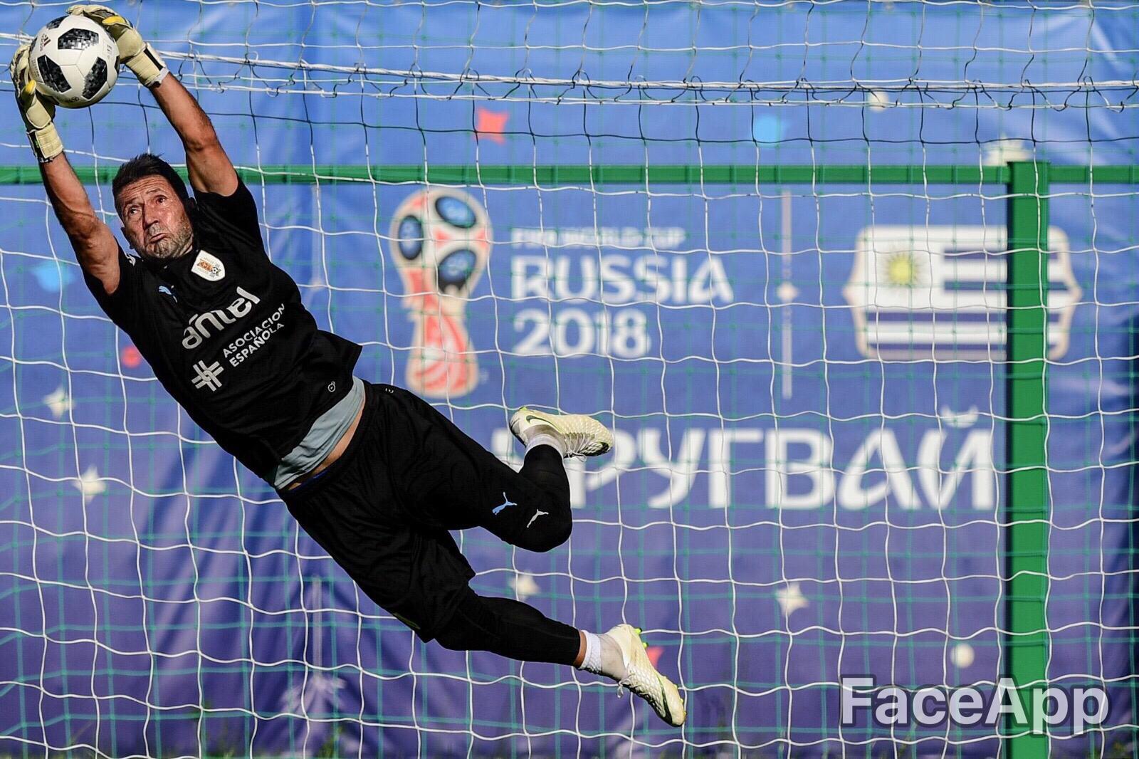 Así se ven los jugadores de Uruguay con el paso del tiempo en FaceApp. Imagen original: Archivo El País