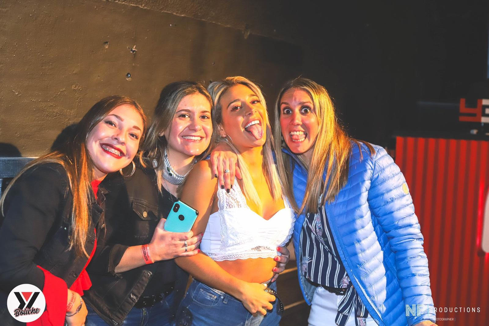 Sol Pérez en el boliche "Y griega" de Mercedes, Soriano.