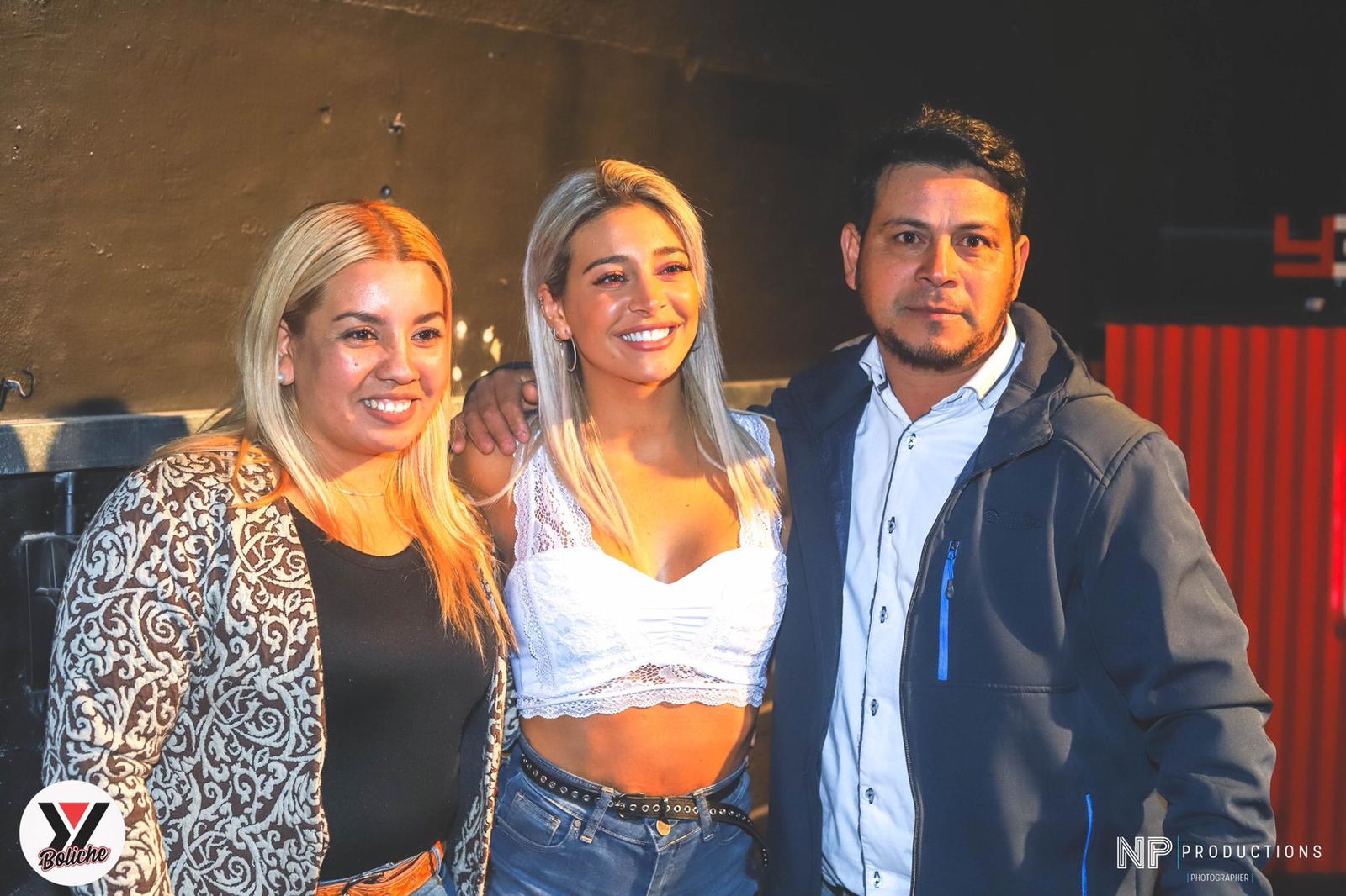 Sol Pérez en el boliche "Y griega" de Mercedes, Soriano.