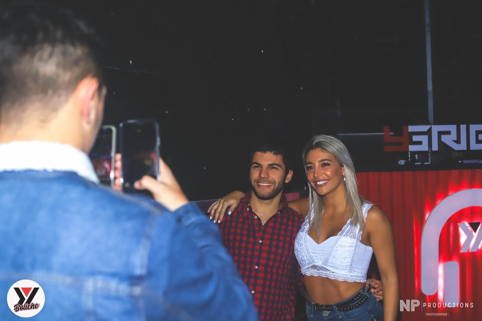 Sol Pérez en el boliche "Y griega" de Mercedes, Soriano.