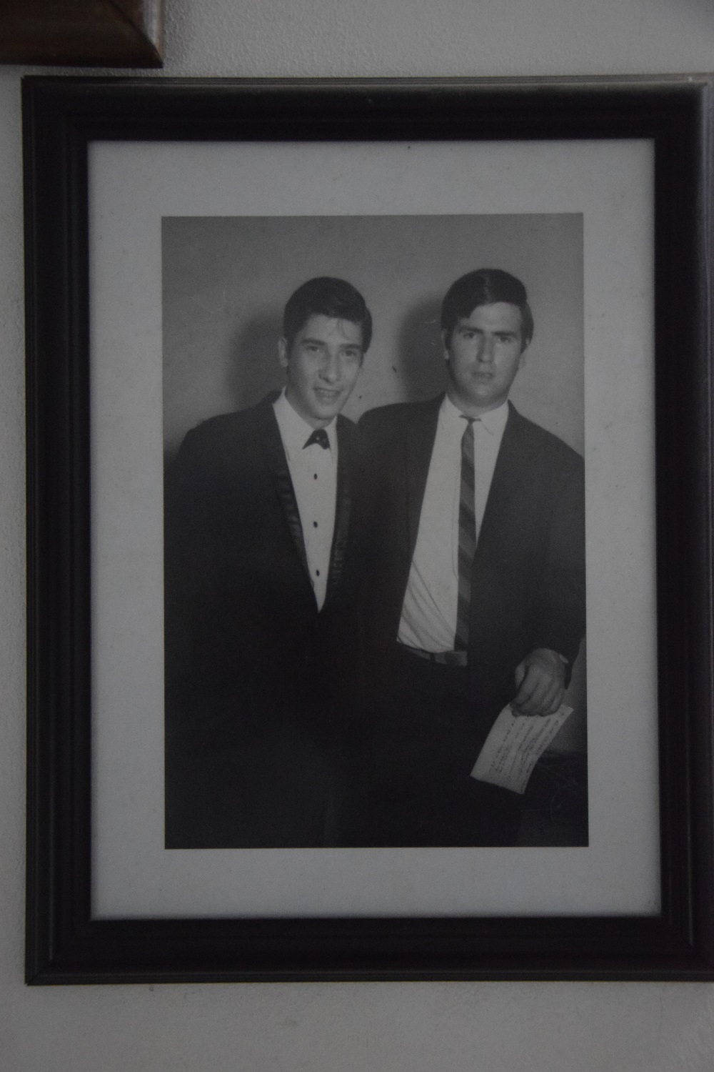 Un retrato de Serrano Abella junto a Alfredo Zitarrosa. Foto: Néstor Araujo