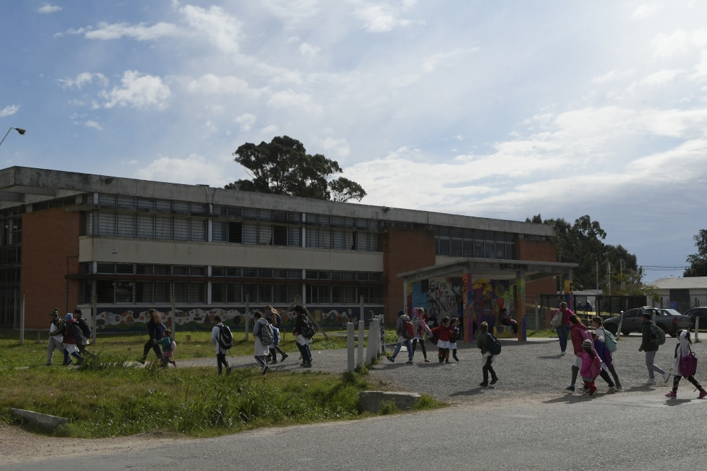 Conflicto entre estudiantes se dio en fachada de la UTU Zitarrosa.