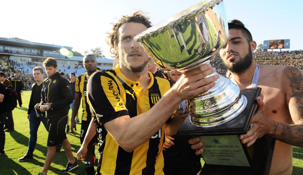 En la primera mitad de la temporada logró ganar el Torneo Apertura.