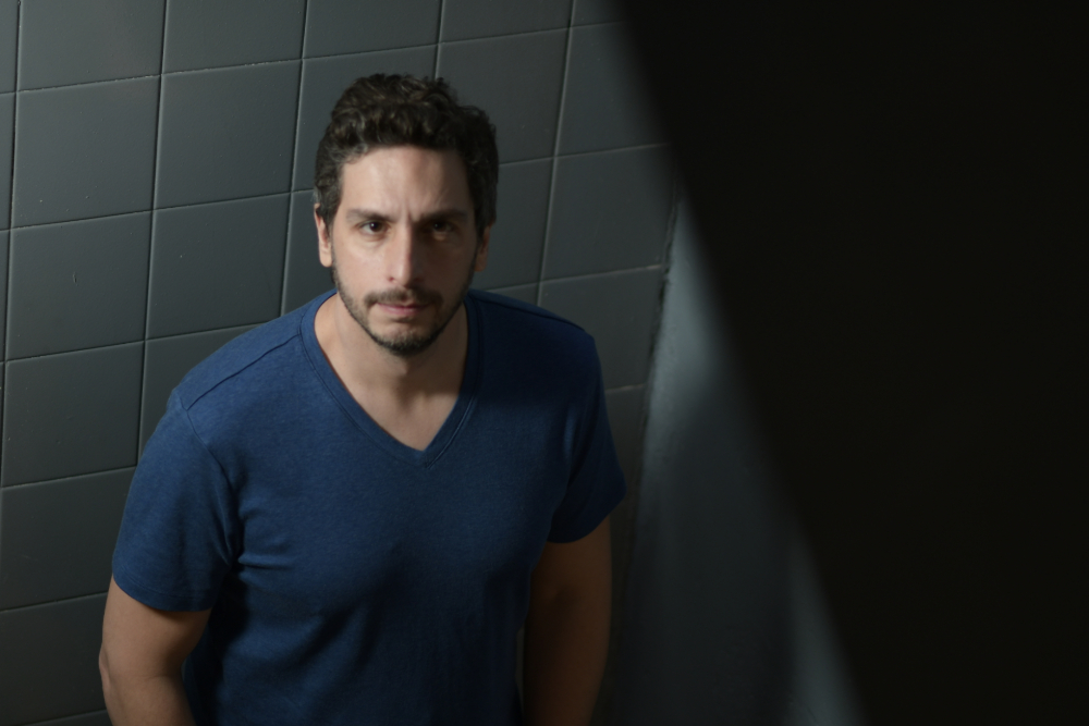 Federico Axat habla de Amnesia, su nueva novela y el universo de Carnival Falls. Foto: Leonardo Maine