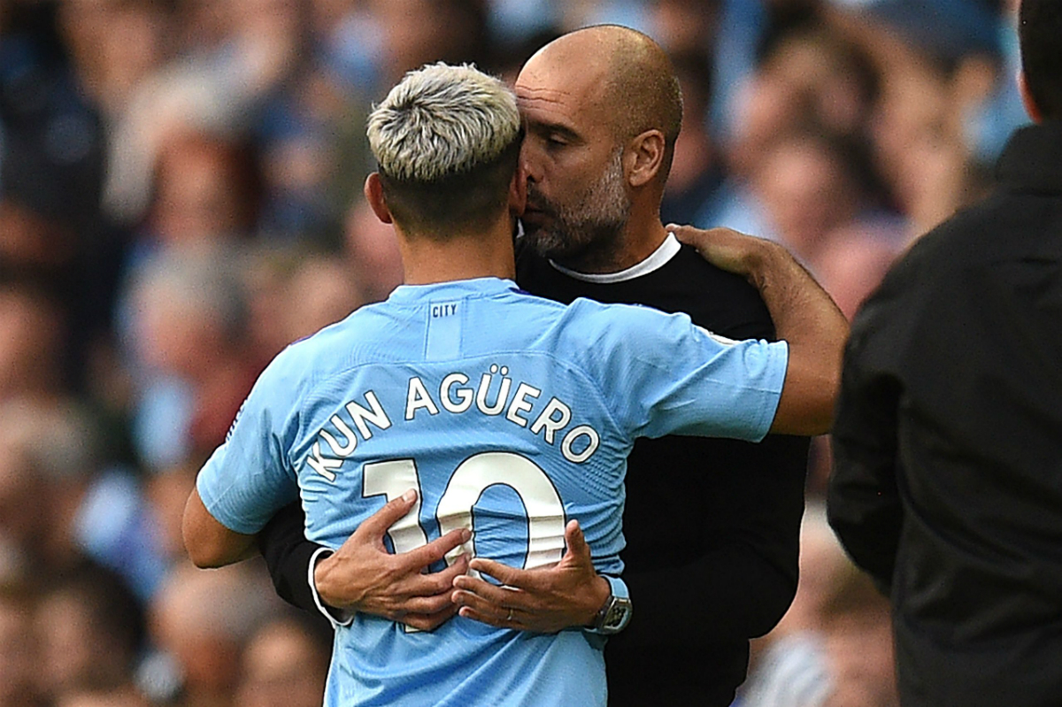 Guardiola y Agüero discutieron en el segundo tiempo. Foto: AFP.