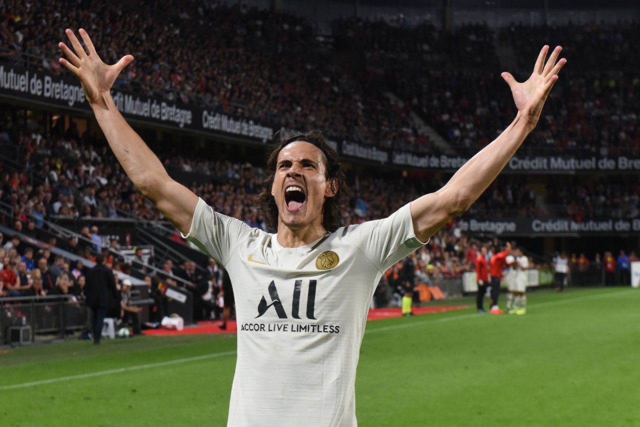 PSG. Para remarcar su lazo con París, el club tiene en su escudo a la Torre Eiffel.