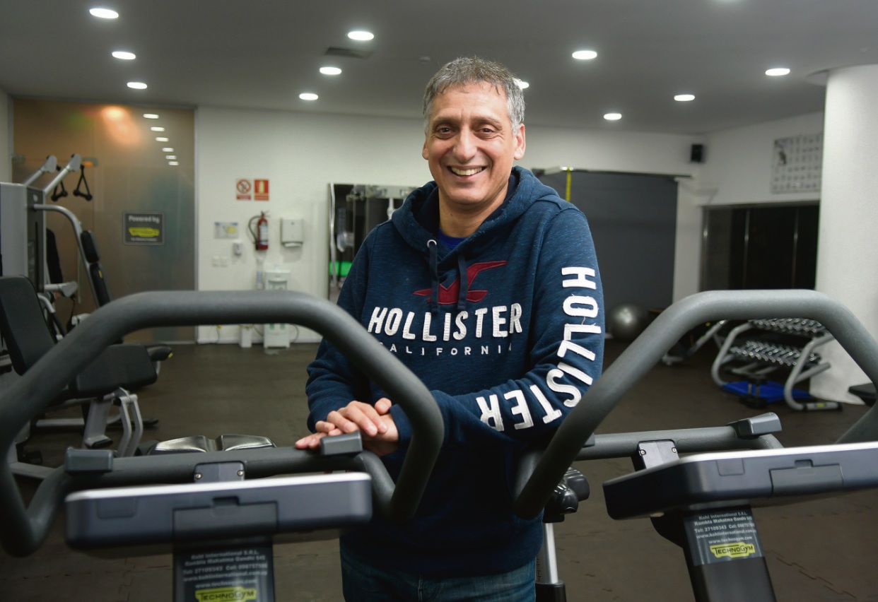 El periodista de Fox pasó un fin de semana en Montevideo junto a su familia. Se alojó en el hotel Dazzler, donde probó el gym. No dejó de salir a correr por la zona de Punta Carretas, una de sus actividades favoritas. “Es mi cable a tierra”, indicó.