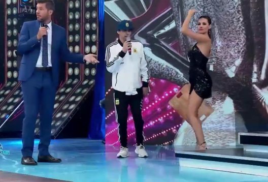 Pampita bailando el tema de Patita