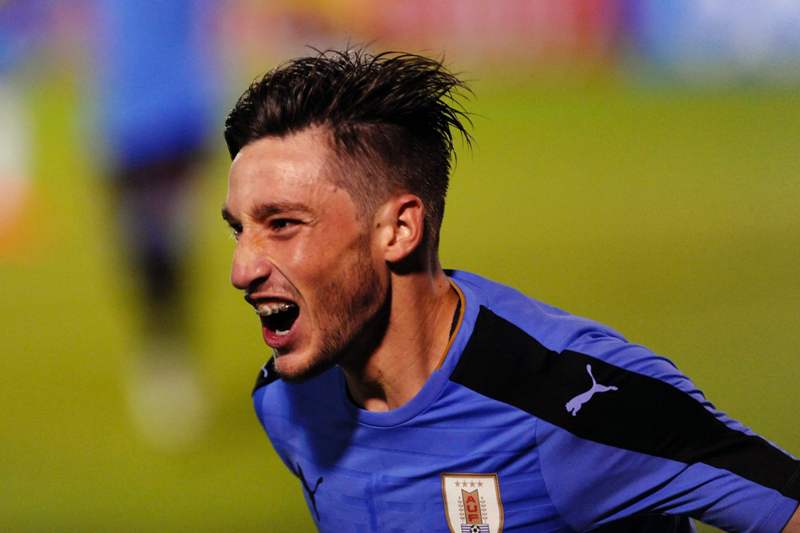 Matías Viña celebrando su gol en la hora frente a Brasil en el Sudamericano Sub 20. Foto: AFP