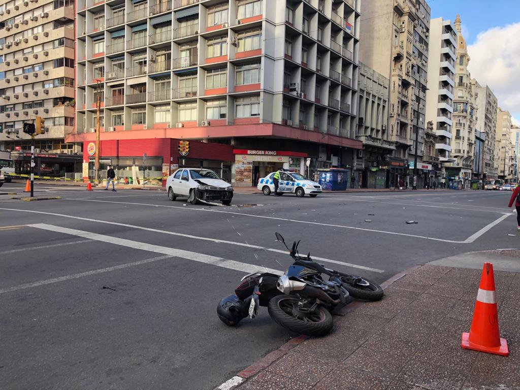Siniestro en 18 de Julio y Ejido. Foto: El País