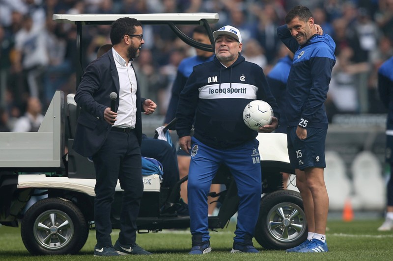 Diego Maradona en la presentación como nuevo entrenador de Gimnasia y Esgrima de La Plata. Foto: Reuters