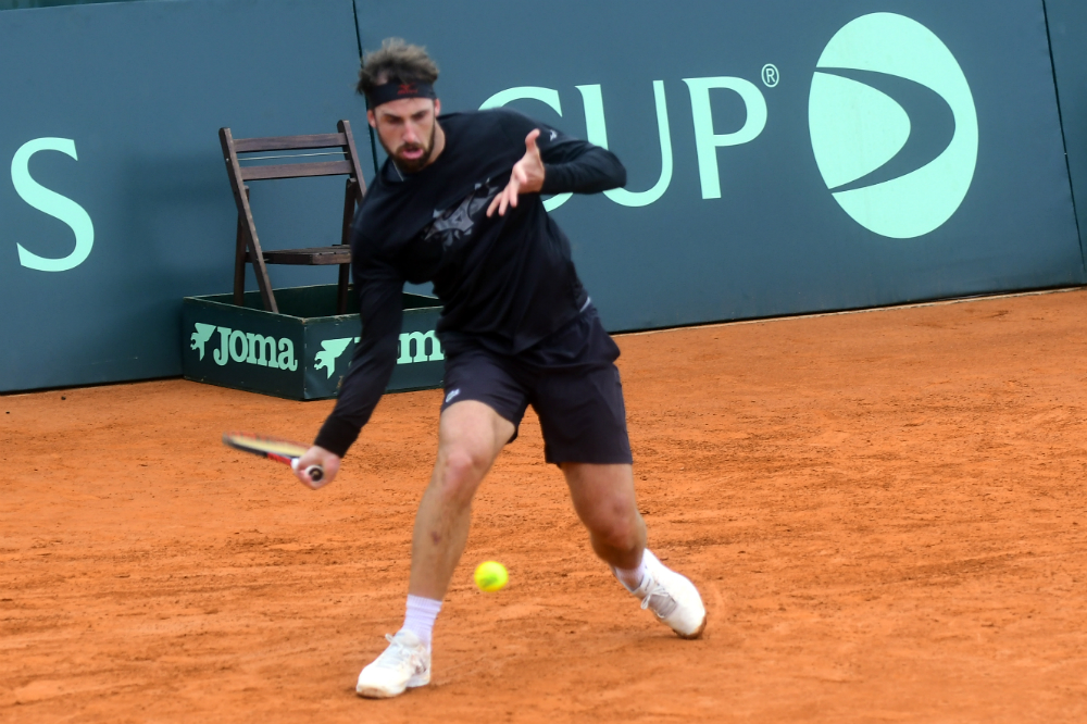 "Bebu" Martín Cuevas en el entrenamiento de Uruguay por la Copa Davis.
