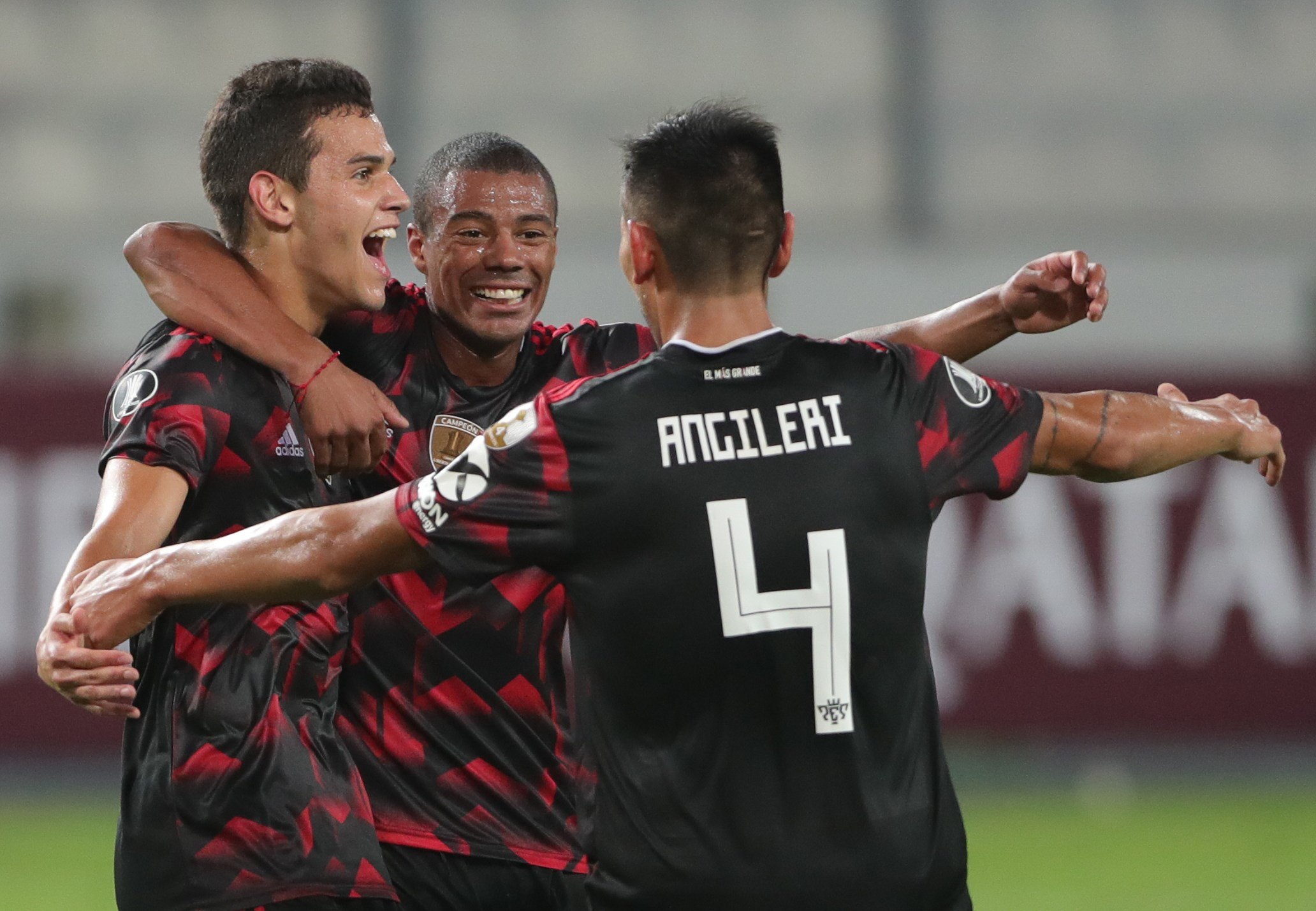 Nicolás De La Cruz celebra un gol con River. Foto: Efe.