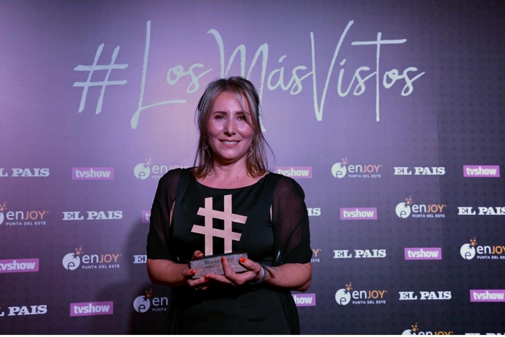 Claudia García con su hashtag en #LosMásVistos