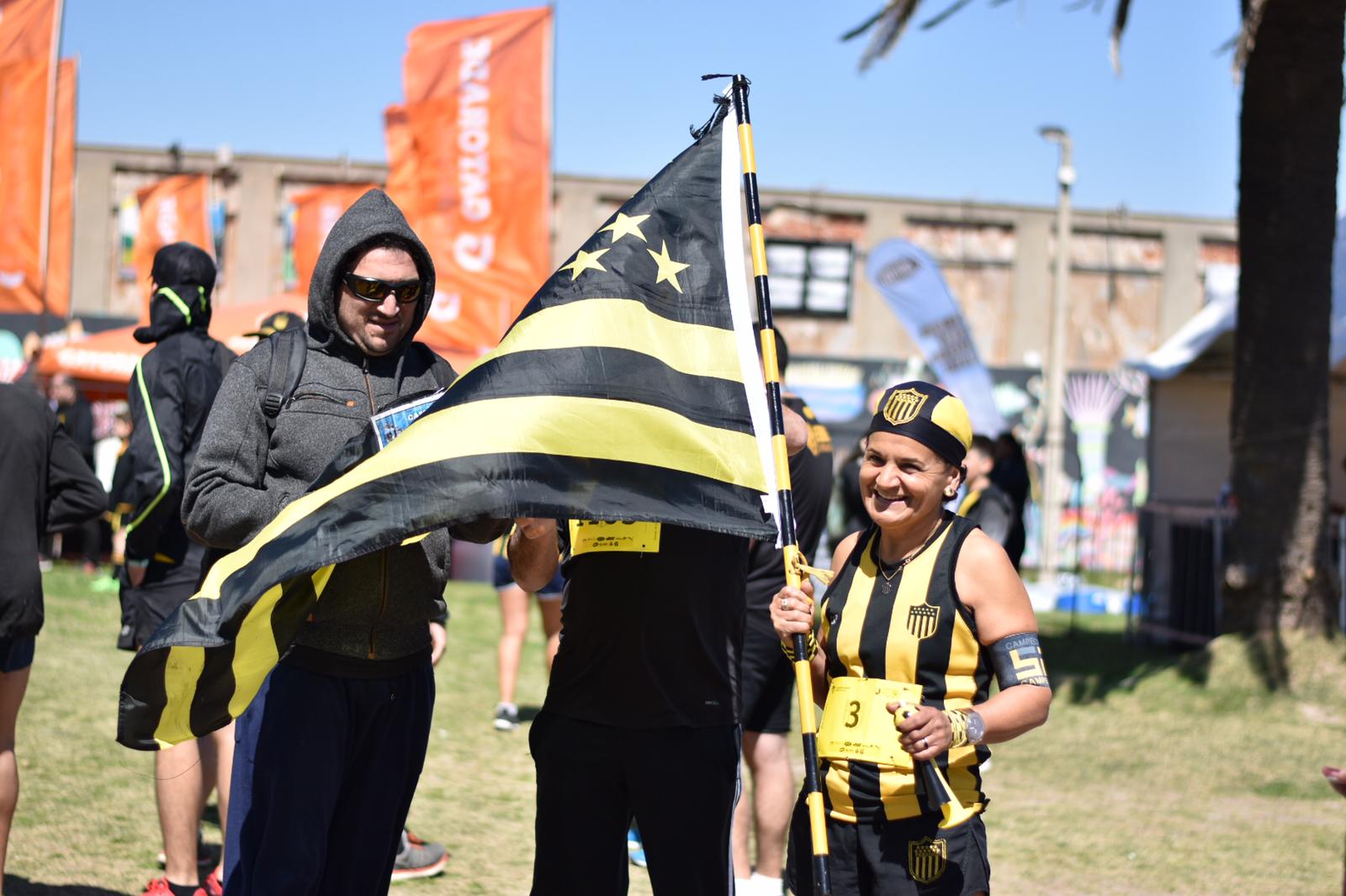 La 5K Peñarol se disputó este sábado en la Rambla de Montevideo con 2.700 competidores. Foto: Belén Otondo.