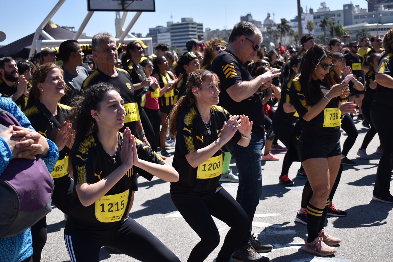 La 5K Peñarol se disputó este sábado en la Rambla de Montevideo con 2.700 competidores. Foto: Belén Otondo.