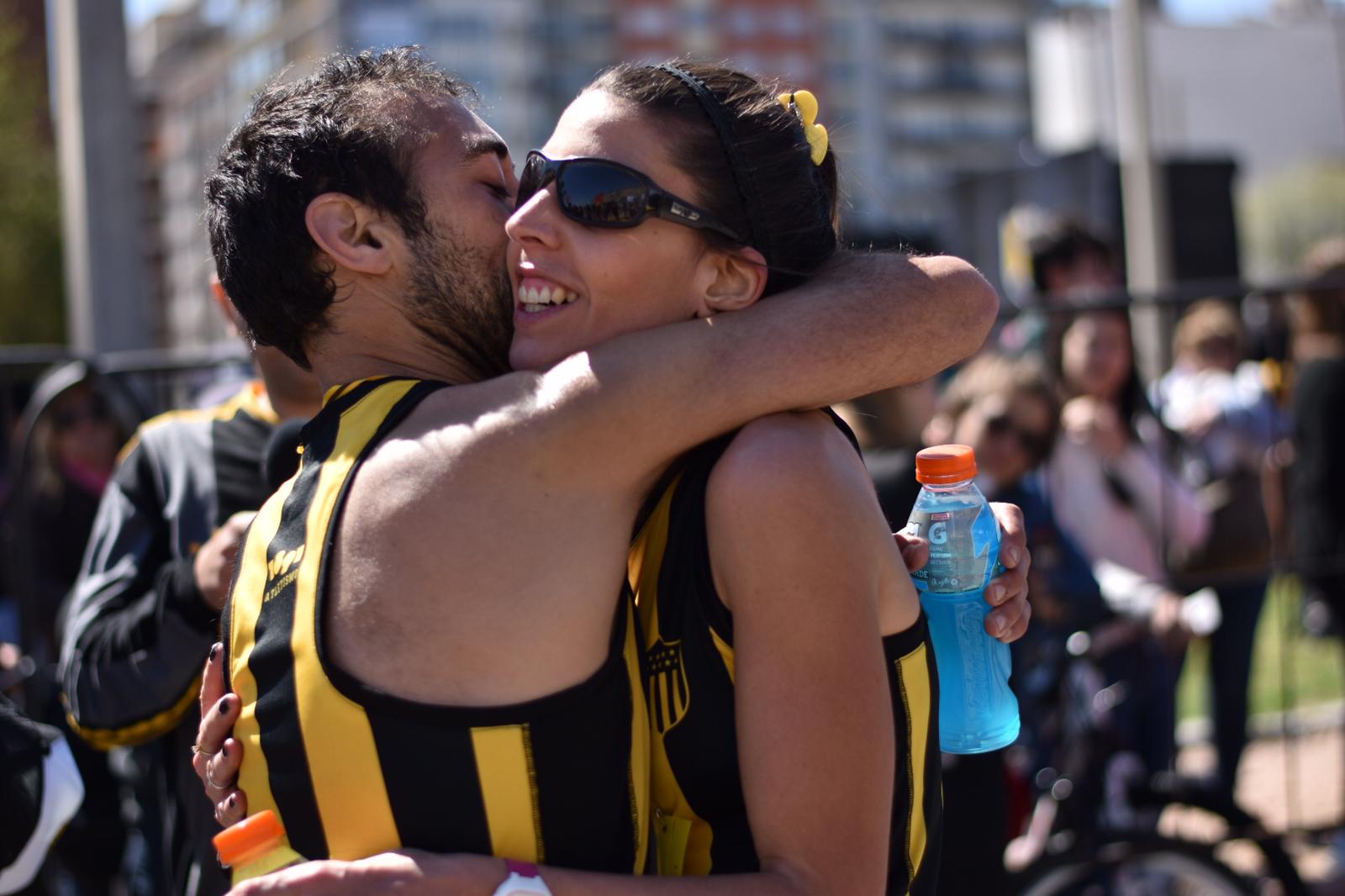 La 5K Peñarol se disputó este sábado en la Rambla de Montevideo con 2.700 competidores. Foto: Belén Otondo.